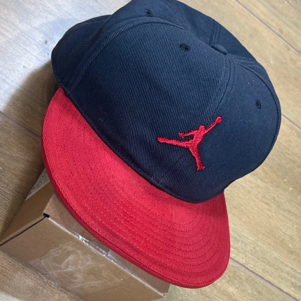 Jordan Jumpman Flat Brim Baseball Cap Navy Red 192169-010 Size 8